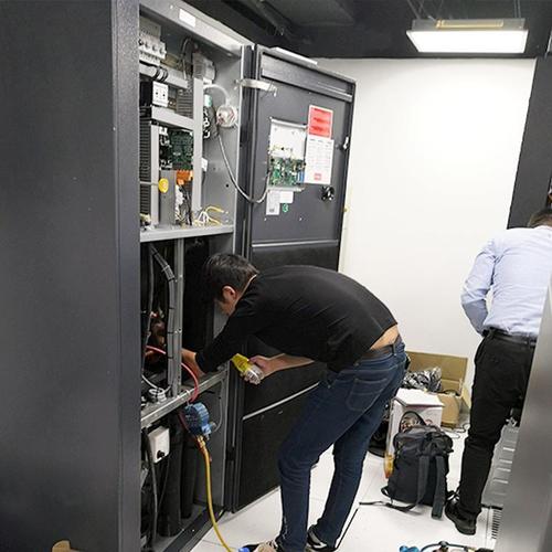 探秘空调维修机房：专业团队介绍故障应对之路 家庭维修