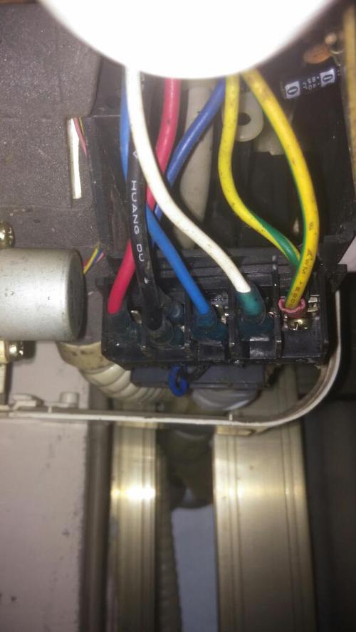 空调漏电怎么办一招快速维修，告别安全隐患！ 家庭维修