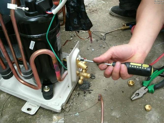 空调维修主机方法，告别高温烦恼，清凉一夏 家庭维修