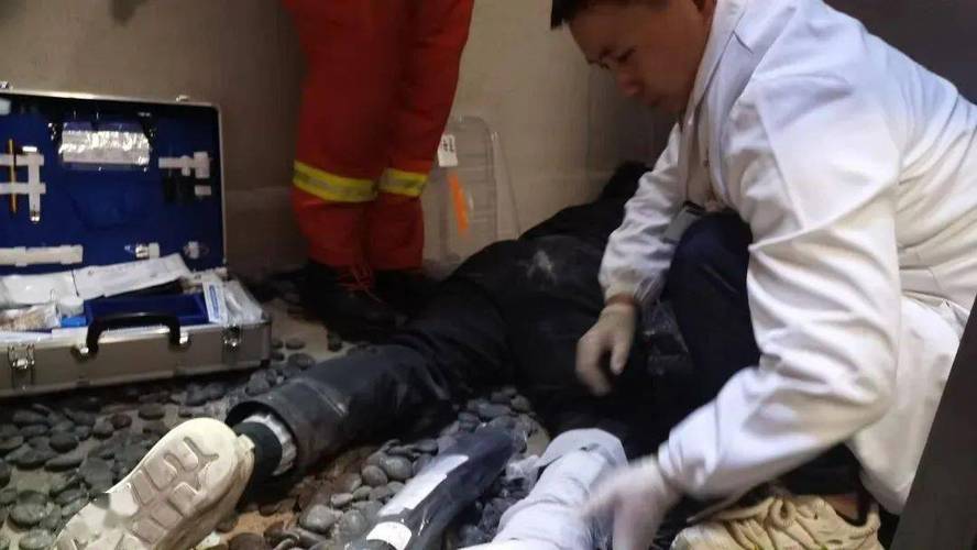 空调维修工坠亡：悲剧背后的惊人真相！ 家庭维修