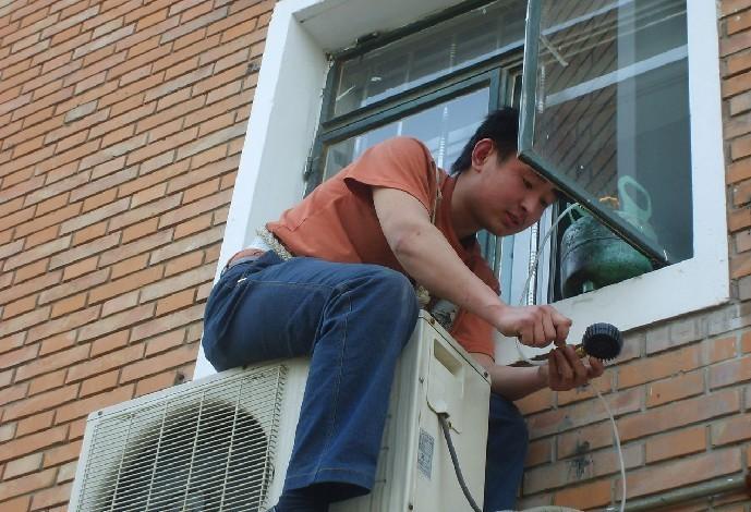 伯恩厂空调维修_守护夏日清凉，专业服务铸就品牌口碑 家庭维修