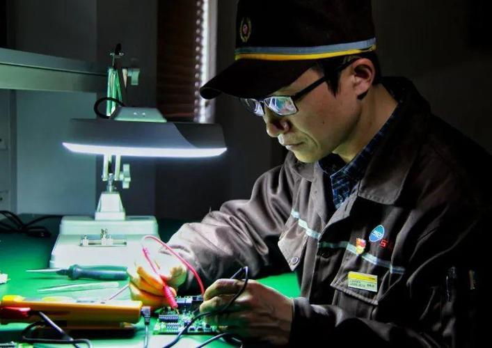 十年磨一剑，空调维修师的匠心独运 家庭维修