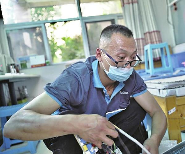 年空调维修工：夏日守护者，未来职业新风向 家庭维修