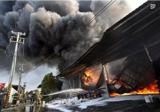 空调维修后的爆炸事件：安全警钟长鸣 家庭维修