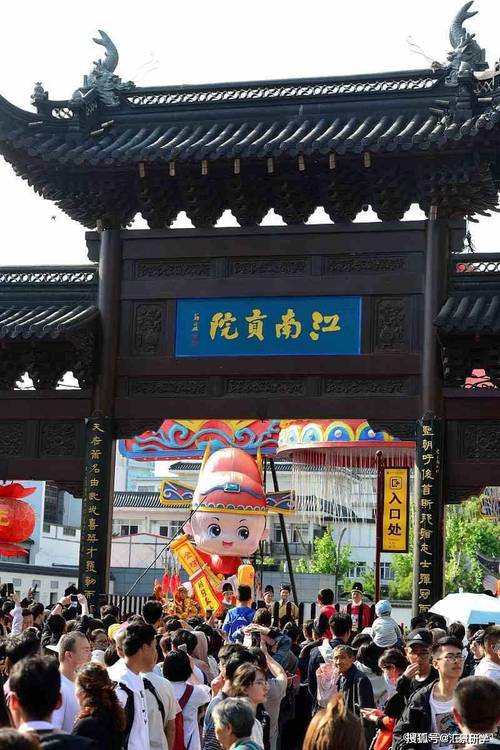 空调维修师傅的智慧之旅_科技与传统的交融 家庭维修