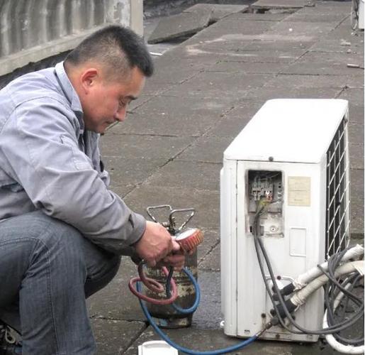 制冷时代守护者_冰箱空调维修工的技艺与担当 家庭维修