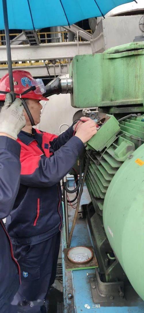 匠心独运，守护清凉_记空调维修工标兵 家庭维修