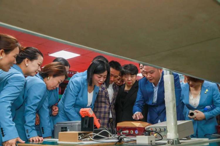 皇冠空调维修工：匠心守护夏日清凉，专业诠释服务之路 家庭维修