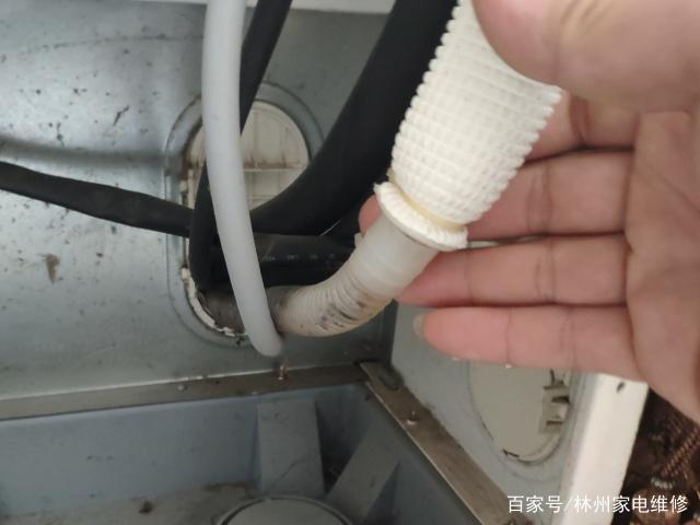 空调管坏了，夏季清凉何去何从_空调管道维修的重要性与应对步骤 家庭维修