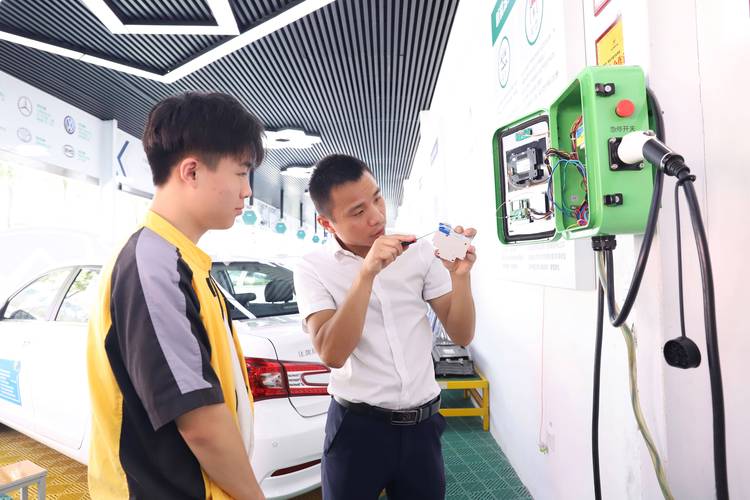 空调维修工的华丽转身_转型新职业的探索与方法 家庭维修