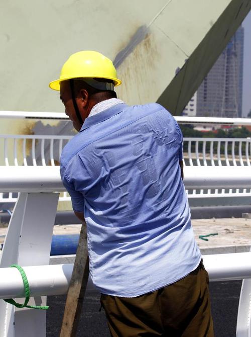 空调维修，汗水和智慧的交融_探寻空调维修工的辛酸历程 家庭维修